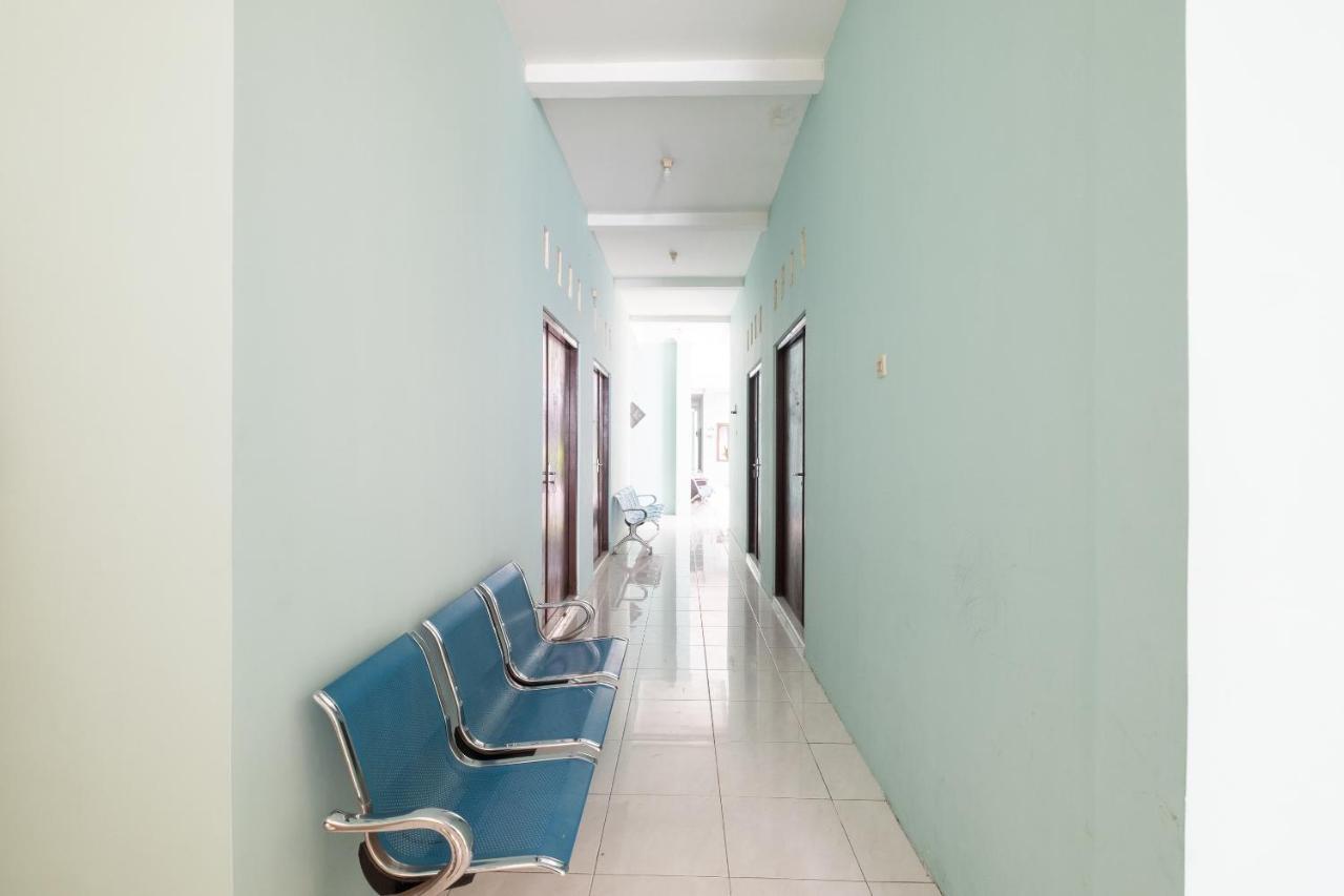 Spot On 2419 Rumah Nugraha Hotel Syariah Yogyakarta Esterno foto